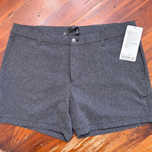 Men's Lulu Lemon Commission Short Classic 5" NWT - Picture 1 of 6